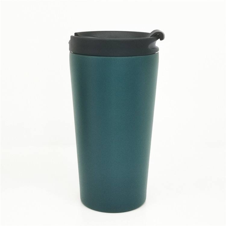 Coffee mug with lid